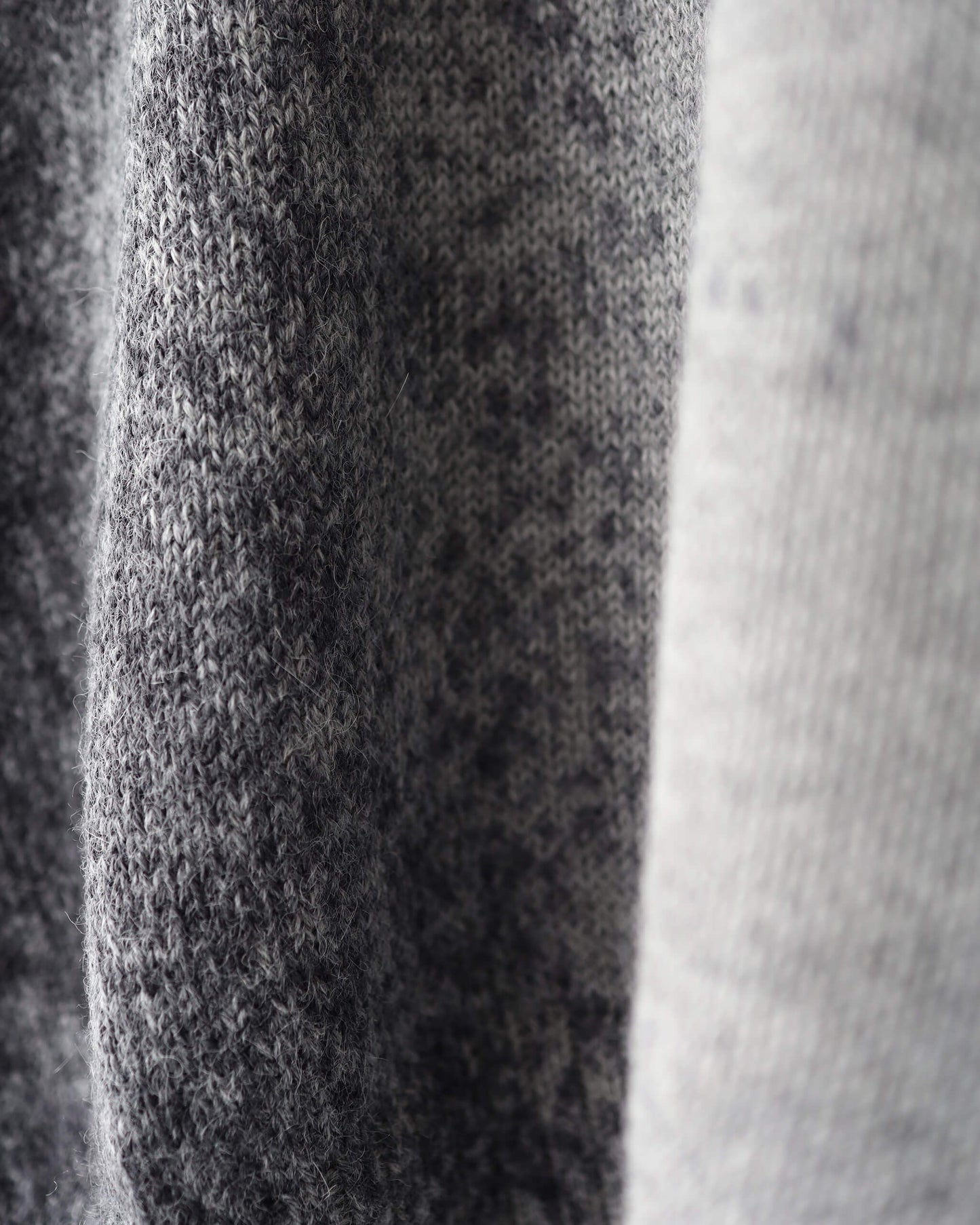 CREW NECK JUMPER FOGGY DYEING FINE ALPACA "GRAY × BLACK"