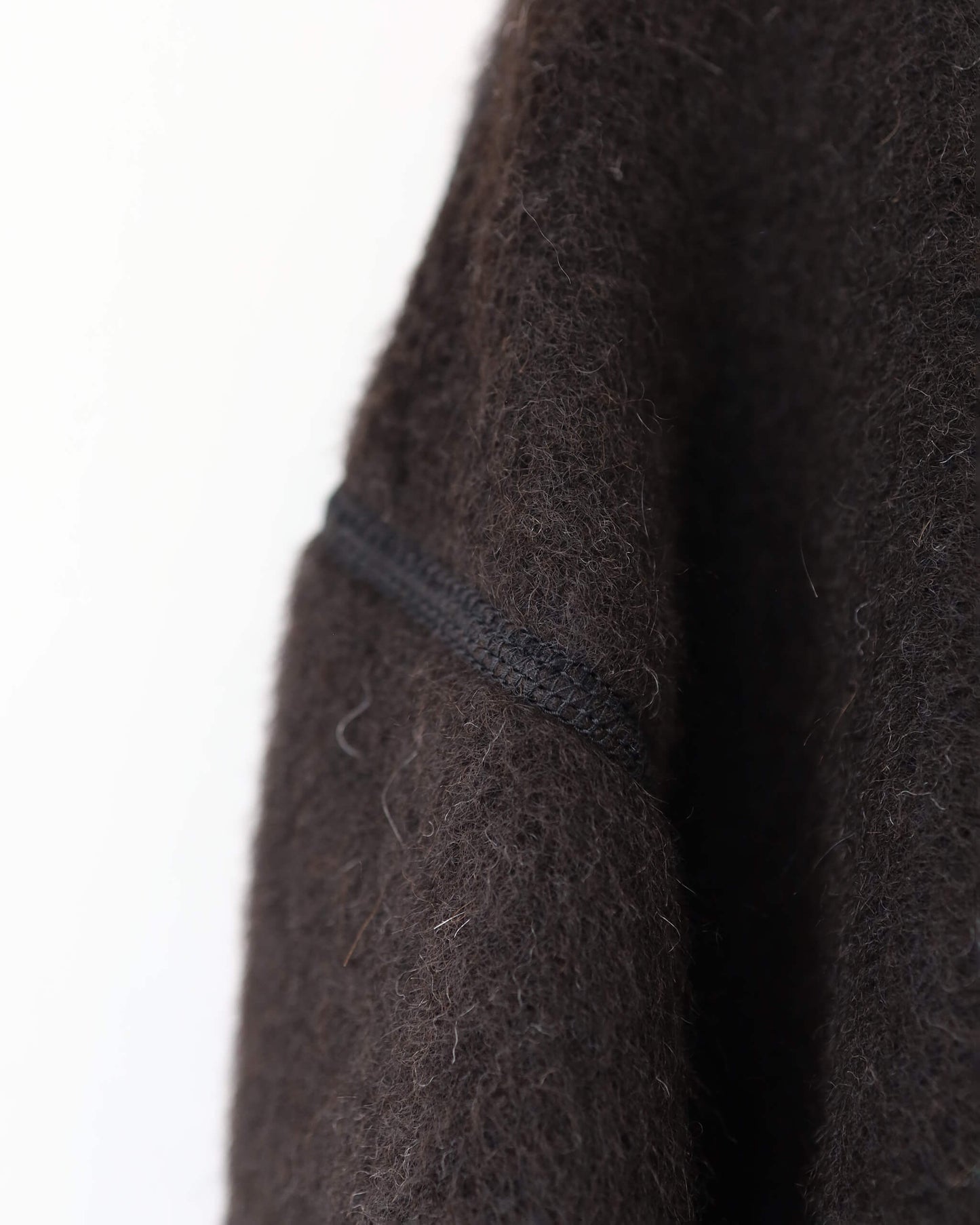 TRACK JUMPER NATURAL COLOR ALPACA FLEECE "NATURAL BLACK"