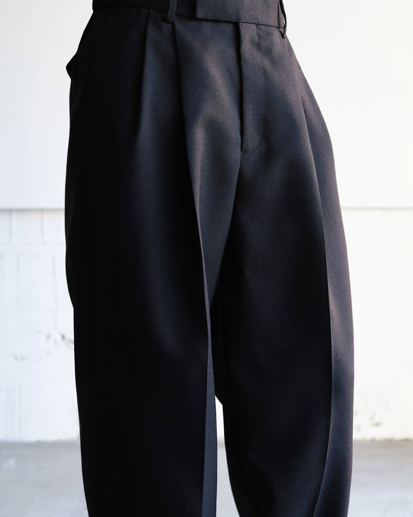 DOUBLE PLEATED CLASSIC WIDE TROUSERS HEAVY ORGANIC WOOL TROPICAL "BLACK"