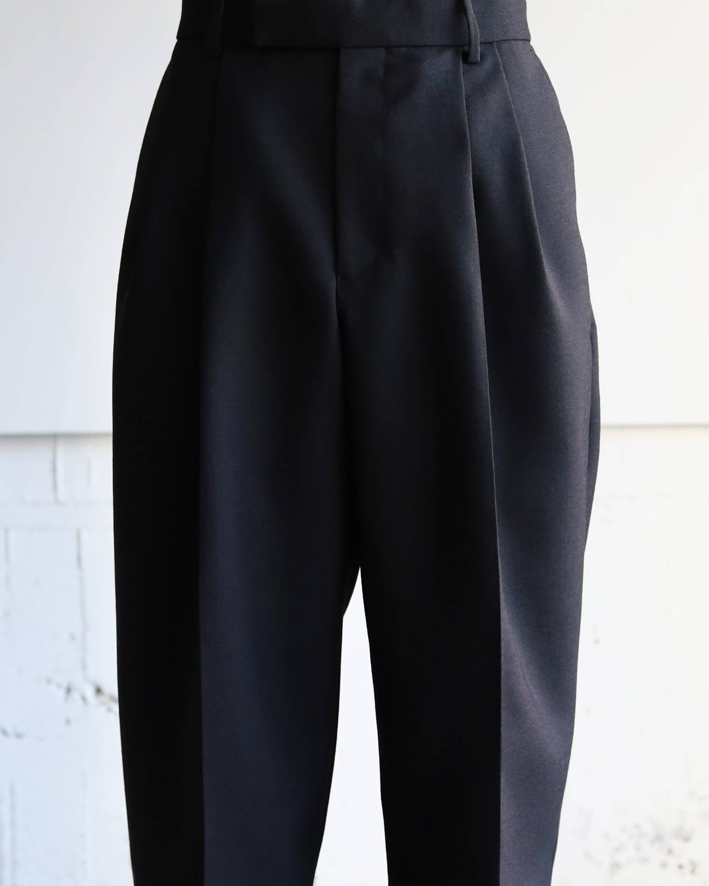 DOUBLE PLEATED CLASSIC WIDE TROUSERS HEAVY ORGANIC WOOL TROPICAL "BLACK"
