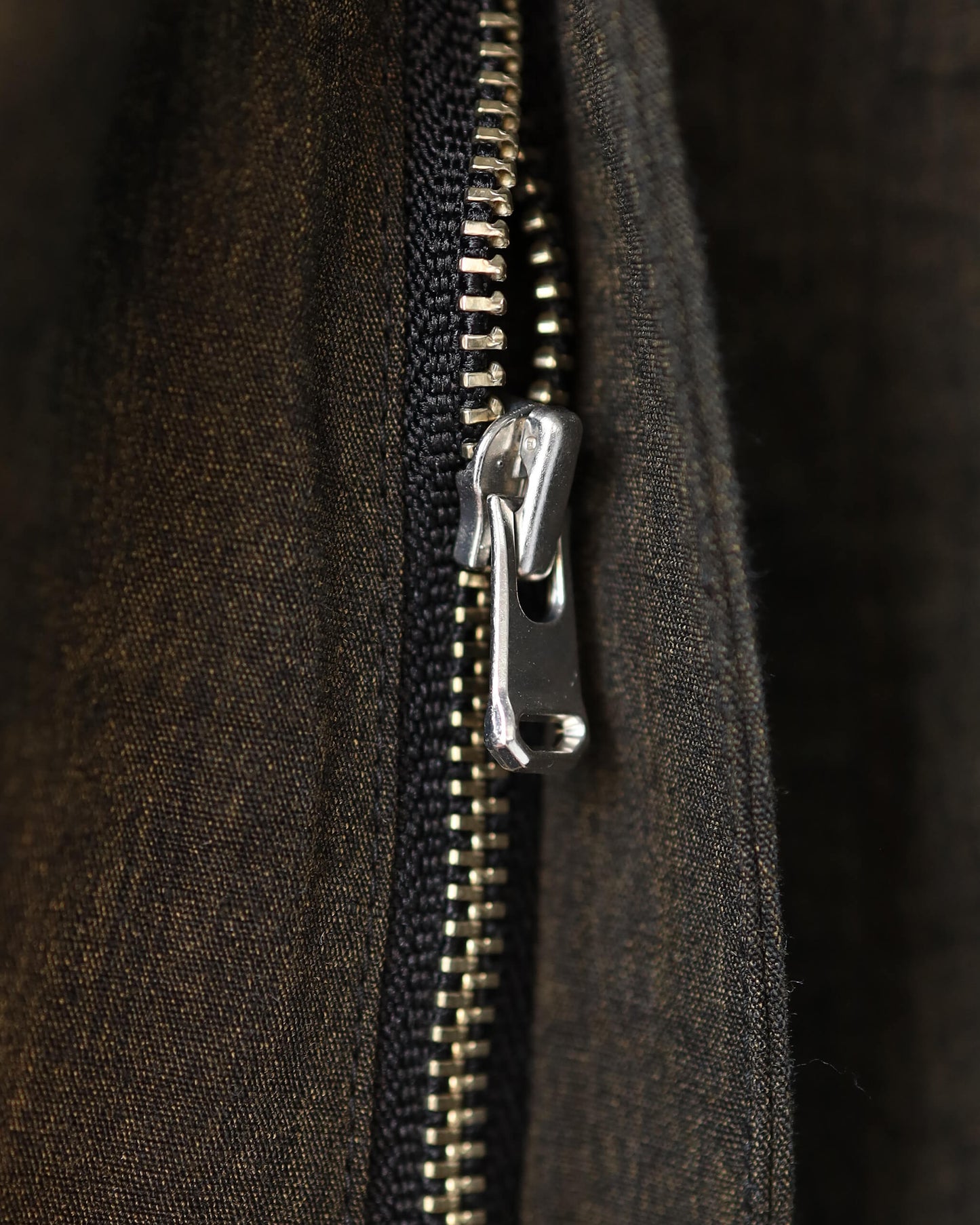 OVER CUT-LCN "BLACK"