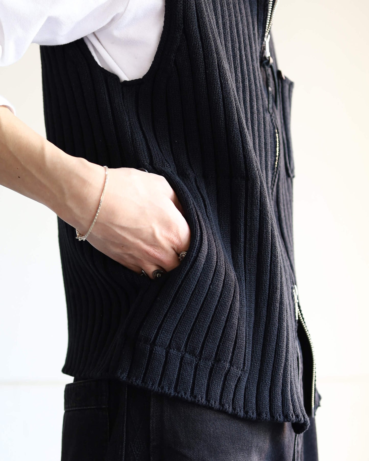 EX. DRIVERS VEST "Black"