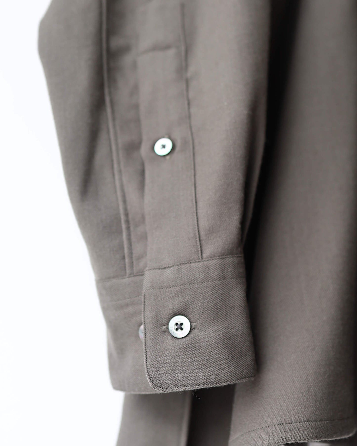 VAREUSE SHIRT 2/80 ORGANIC WOOL VIYELLA "OLIVE"