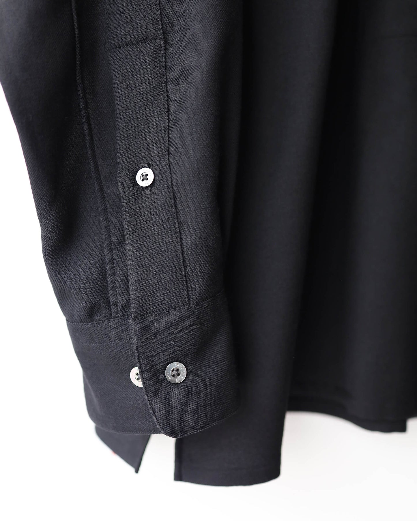 VAREUSE SHIRT 2/80 ORGANIC WOOL VIYELLA "BLACK"