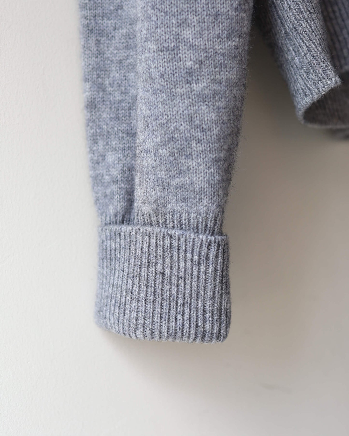 [Exclusive] flower crew cardigan "nezumi"