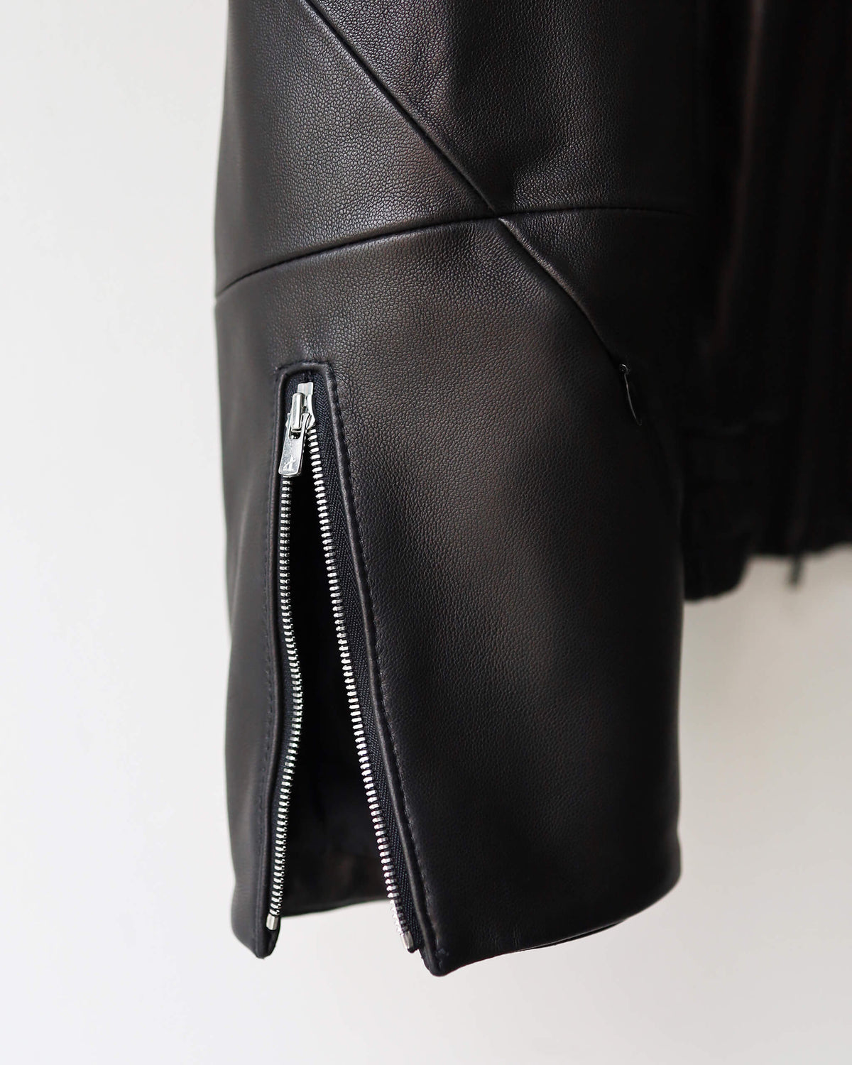 LEATHER JACKET "BLACK"