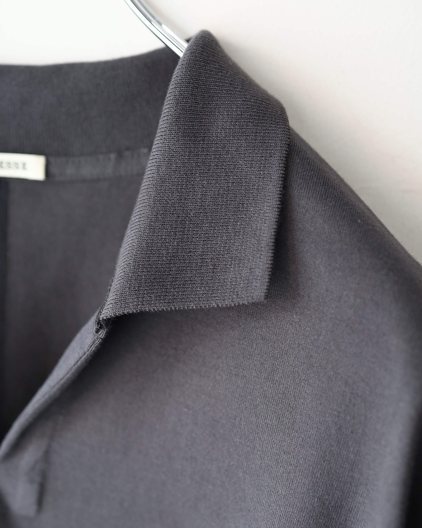 The Pause / CAMELLIA "CHARCOAL GREY"