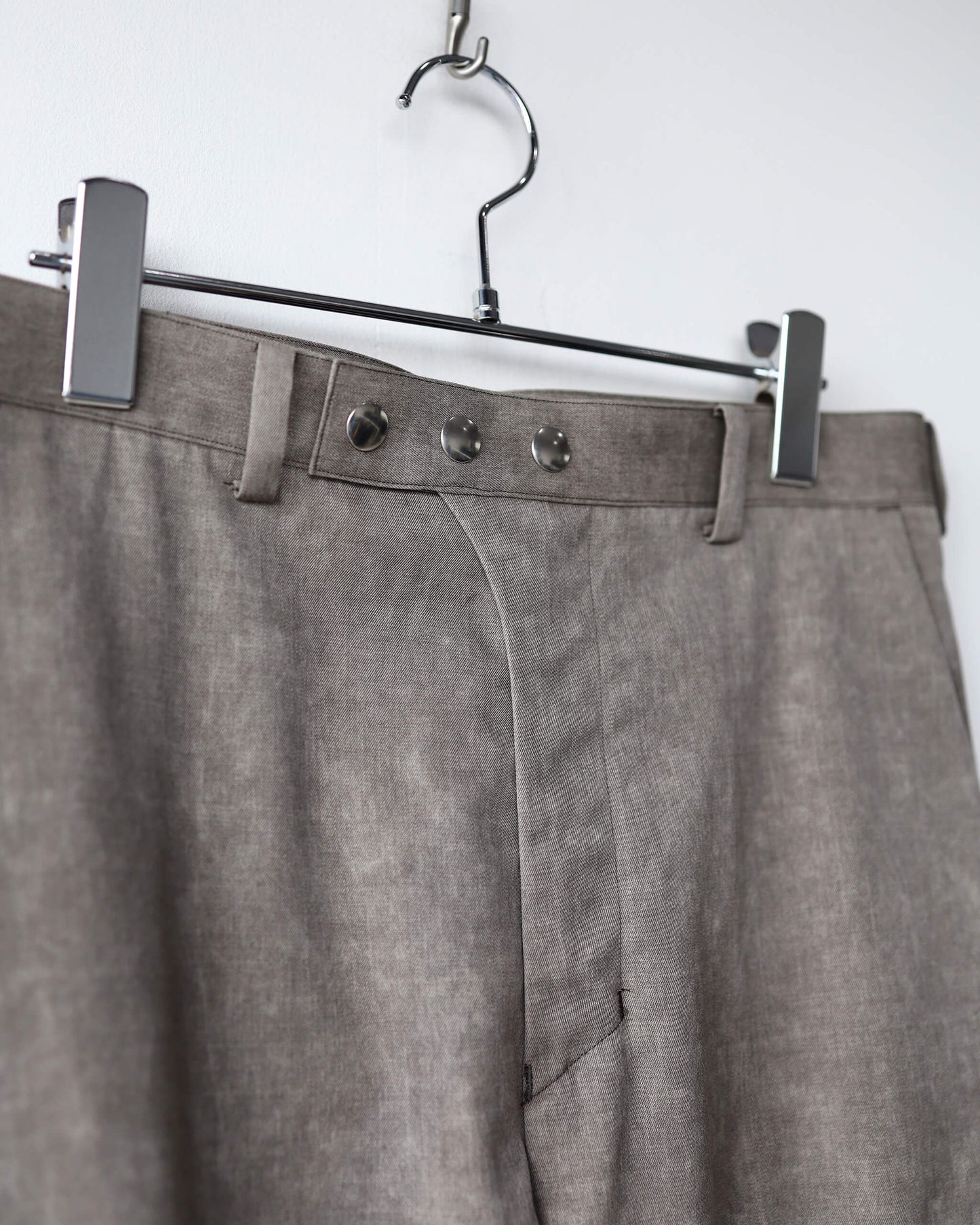 NATURAL DYED  WOOL GABARDINE TROUSERS "KURE"