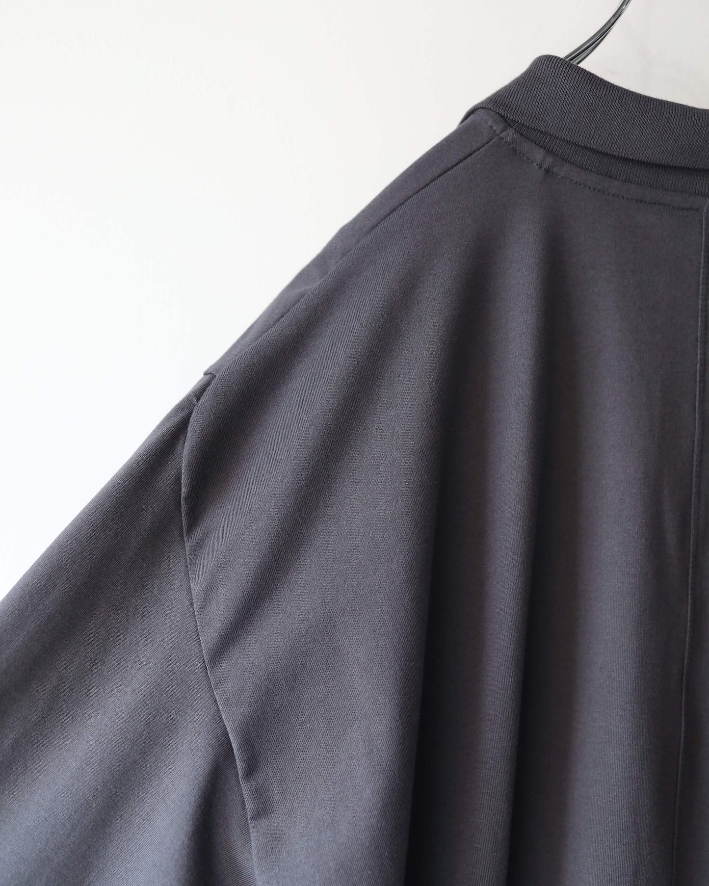 The Pause / CAMELLIA "CHARCOAL GREY"