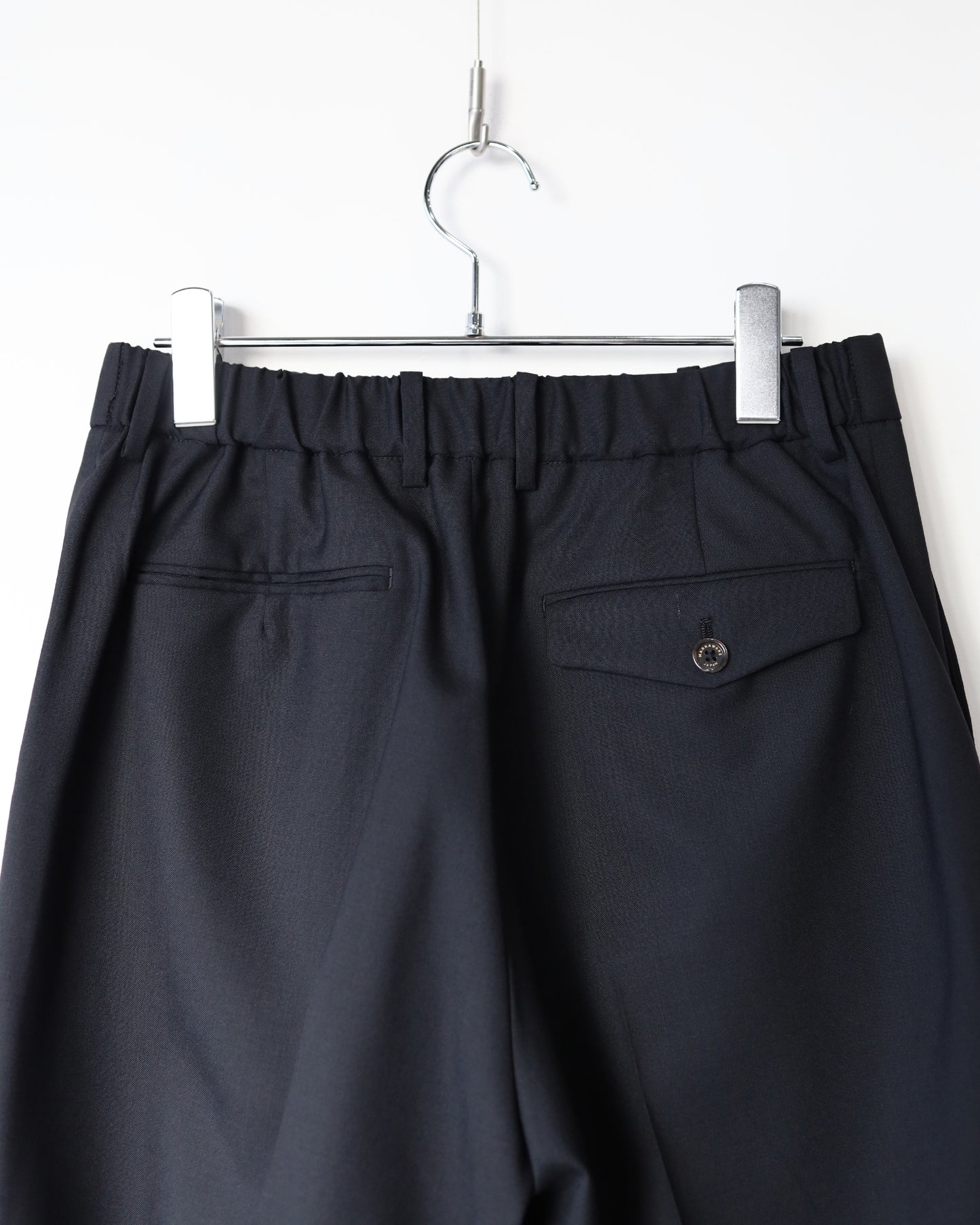 FLAT FRONT FLAIR TROUSERS ORGANIC WOOL TROPICAL "BLACK"