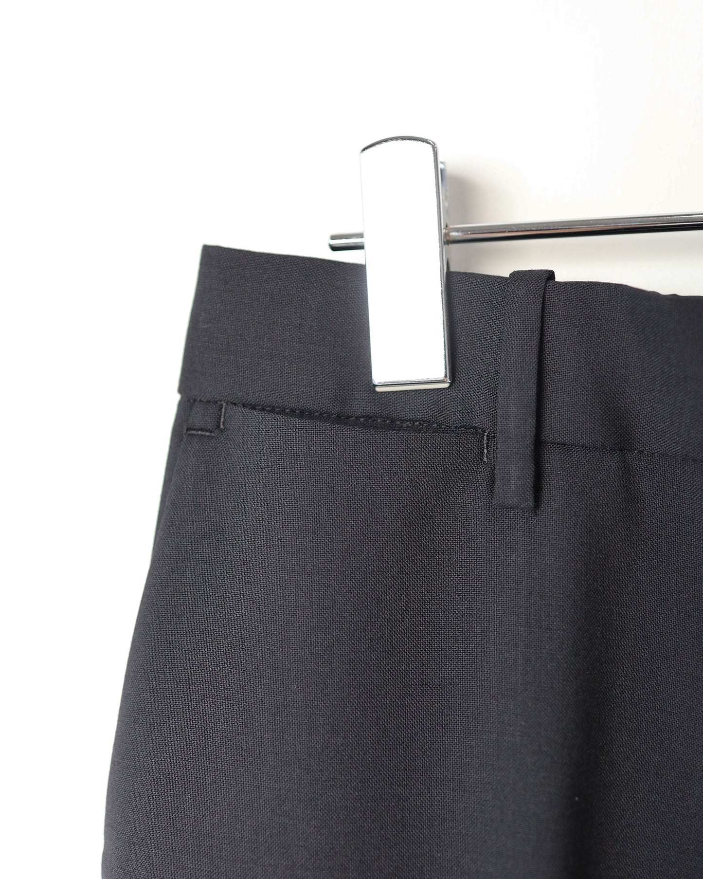 FLAT FRONT FLAIR TROUSERS ORGANIC WOOL TROPICAL "BLACK"