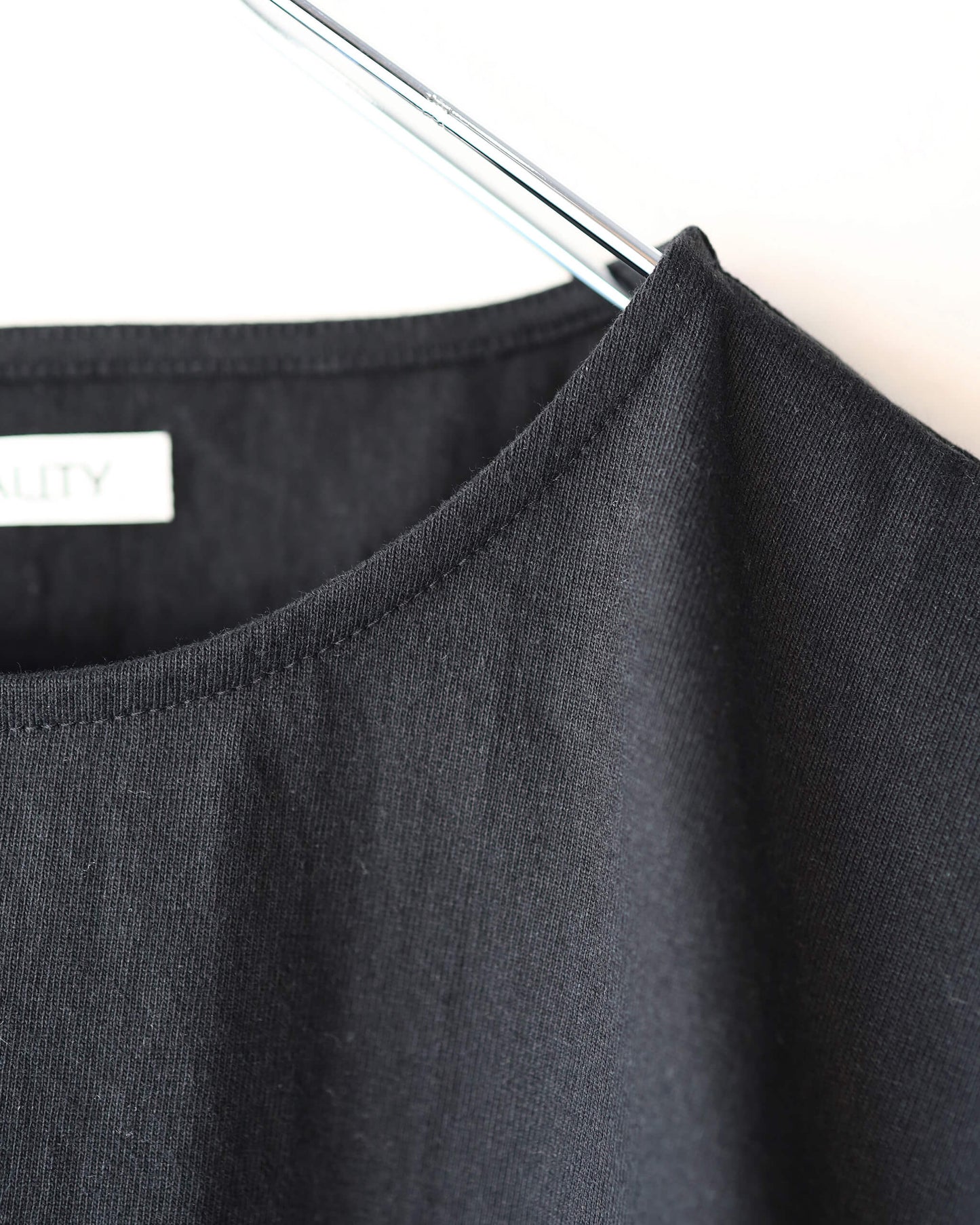 Half Sleeve T-shirts "Black"