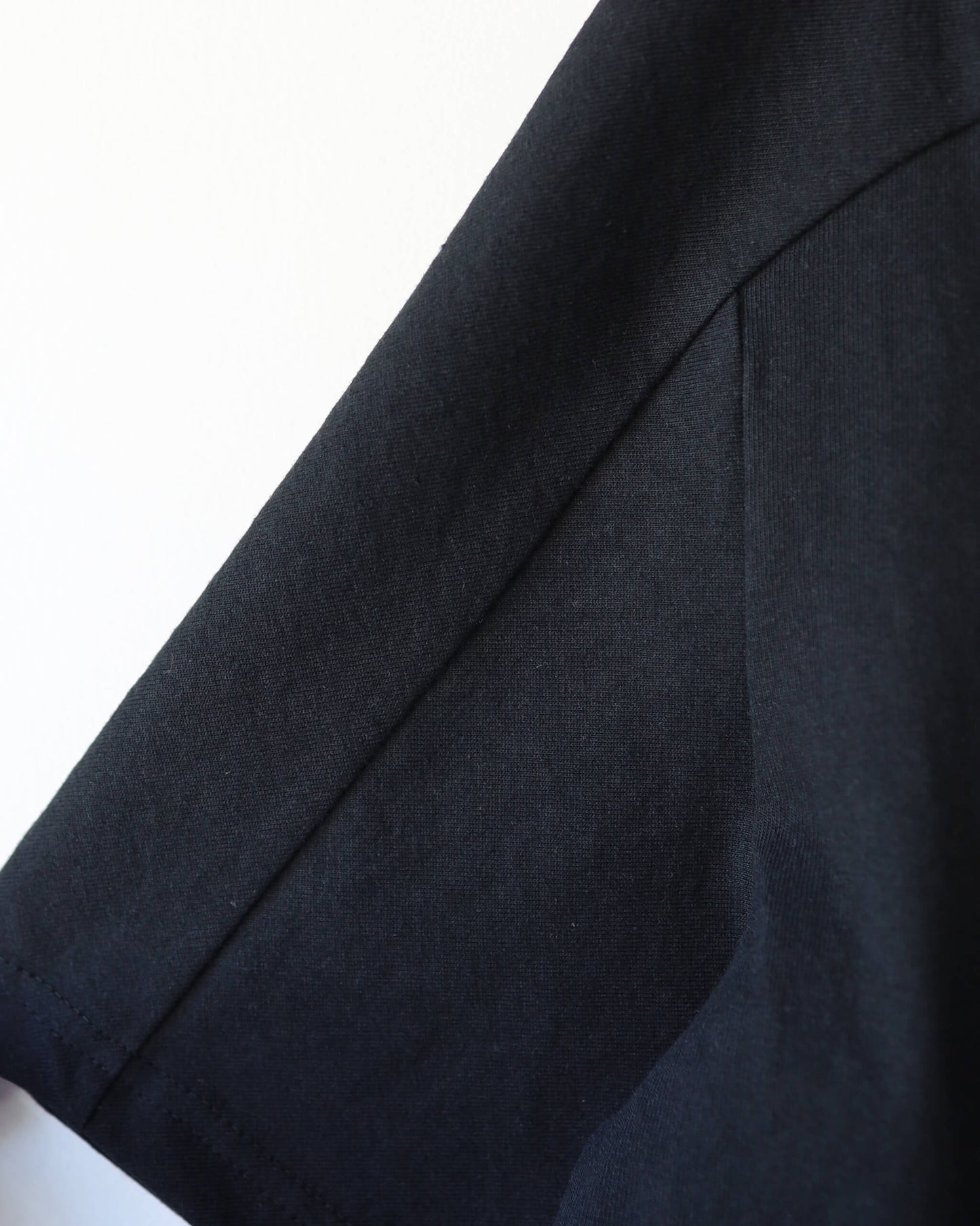 Half Sleeve T-shirts "Black"