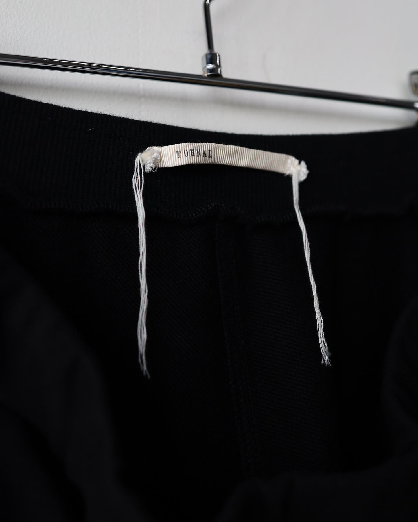 FINE LOOP BACK / PLEAT TRACK TROUSER "BLACK"