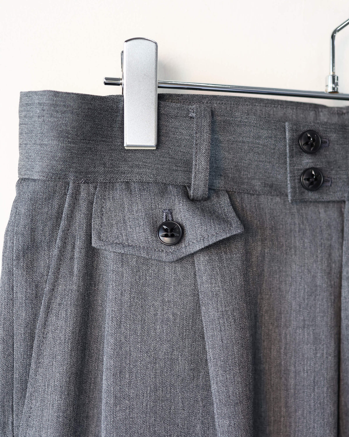TUCK WIDE PANTS "GRAY"