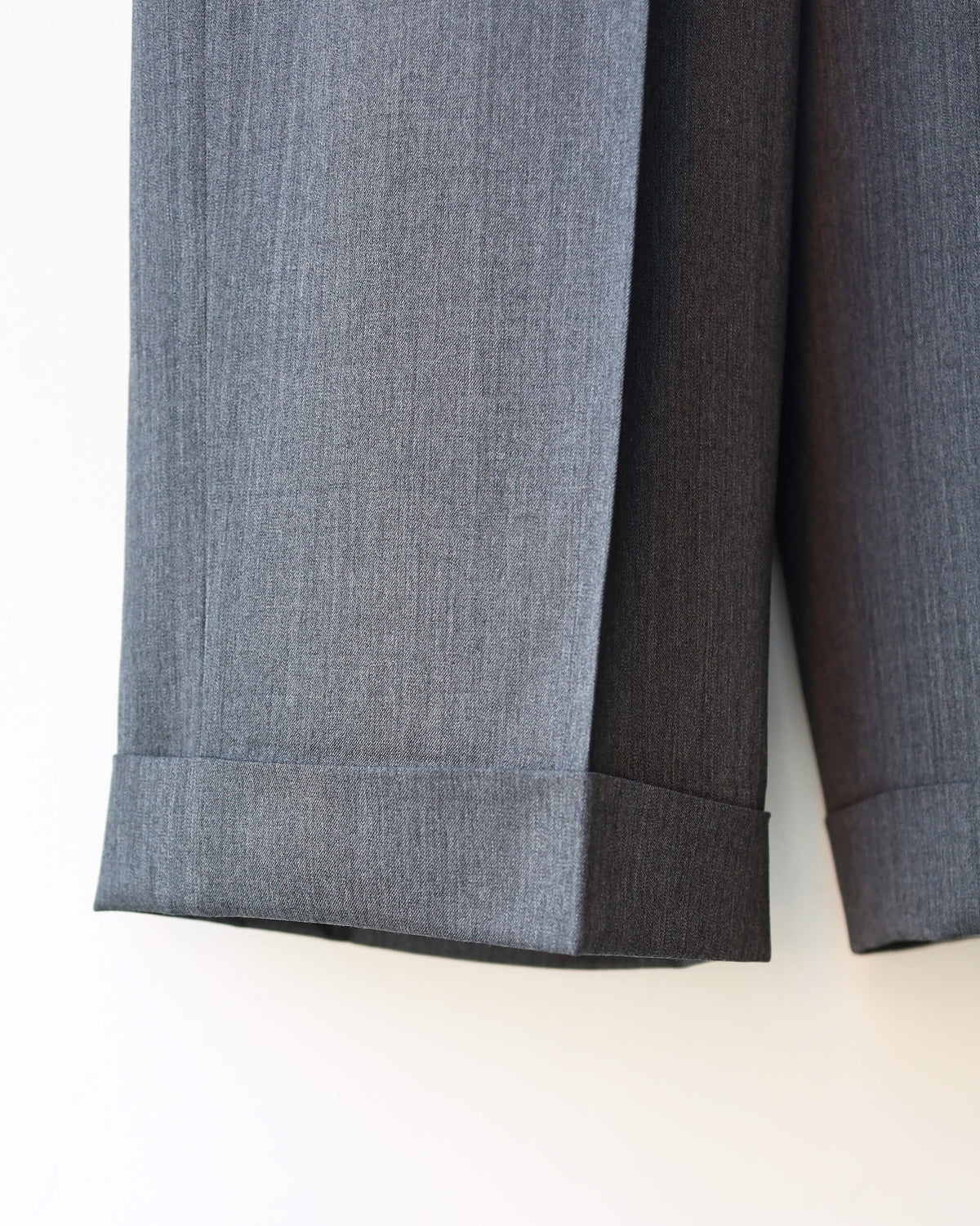 TUCK WIDE PANTS "GRAY"