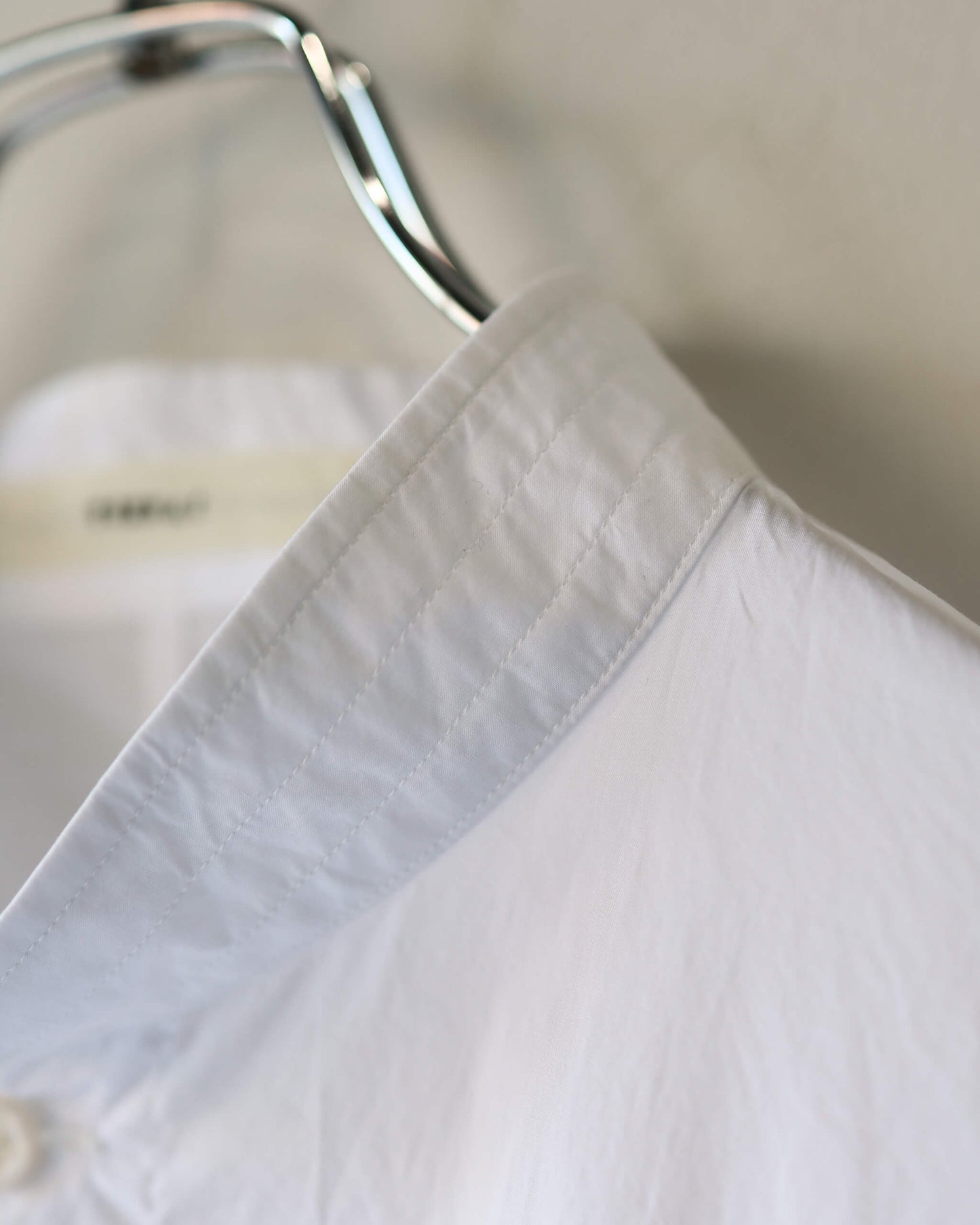 FINE COTTON POPLIN / BAND COLLAR SHIRT "WHITE"