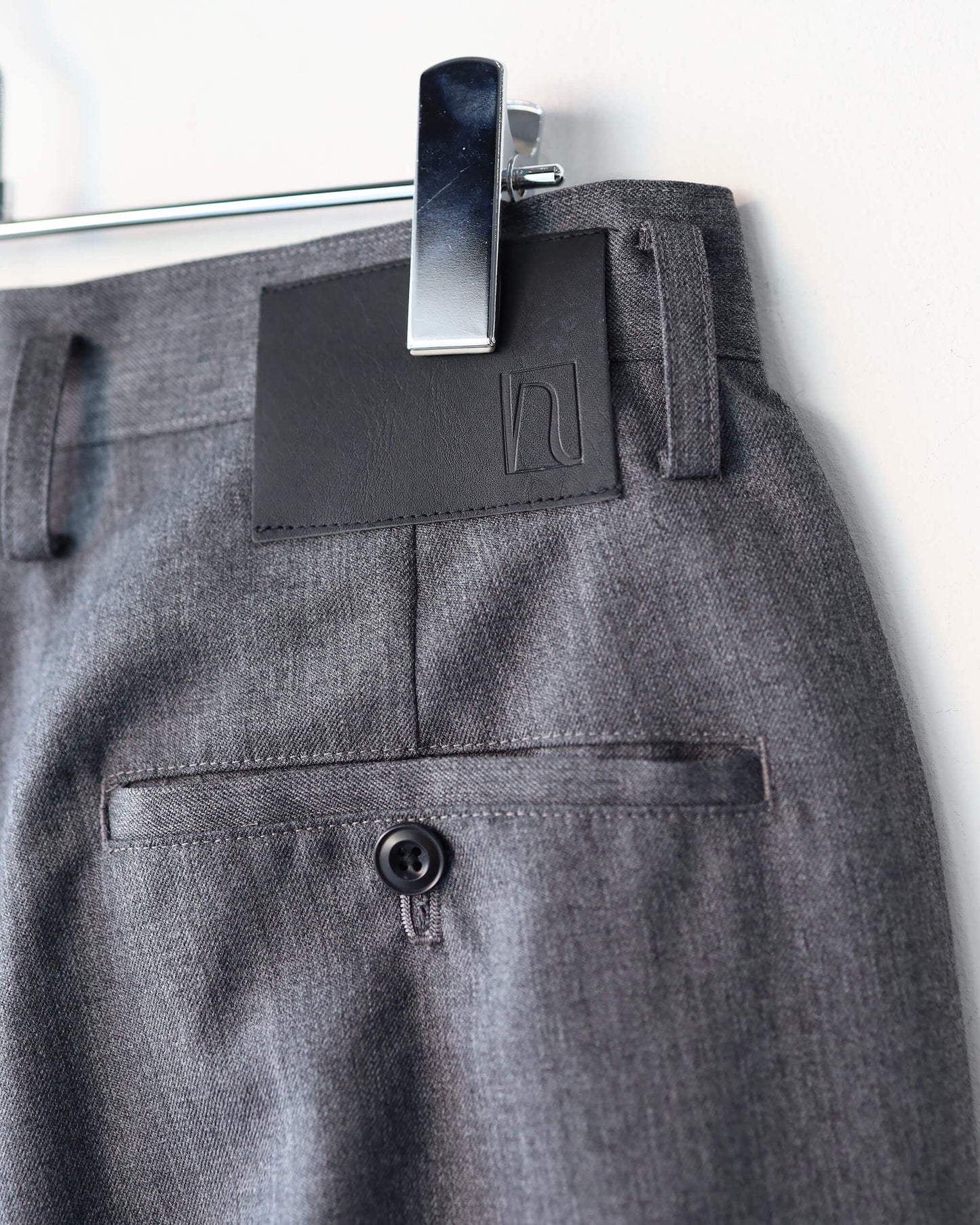 WOOL GABARDINE ASHLEY SLACKS "GRAY"