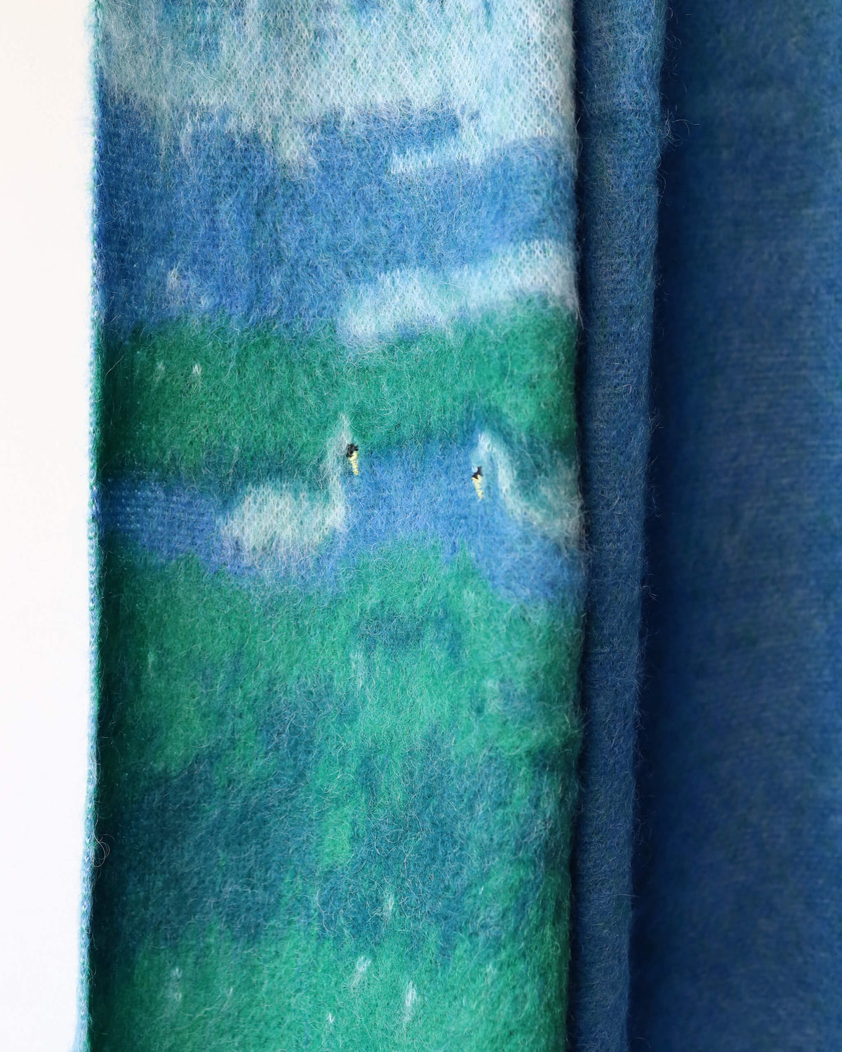 BRUSHED JACQUARD STOLE "BLUE SWAN"