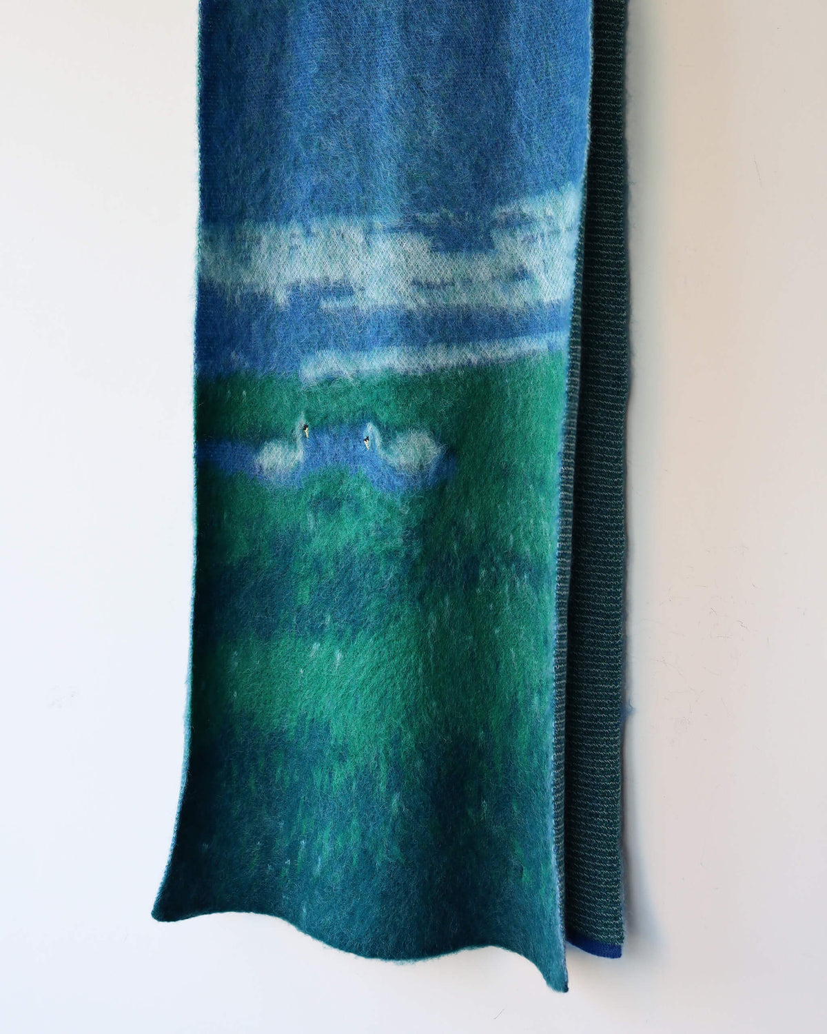 BRUSHED JACQUARD STOLE "BLUE SWAN"