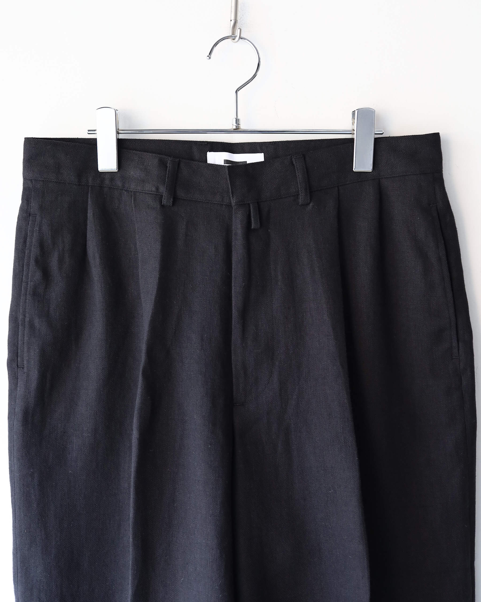 REVERBERATE TACKED SHORTS 
