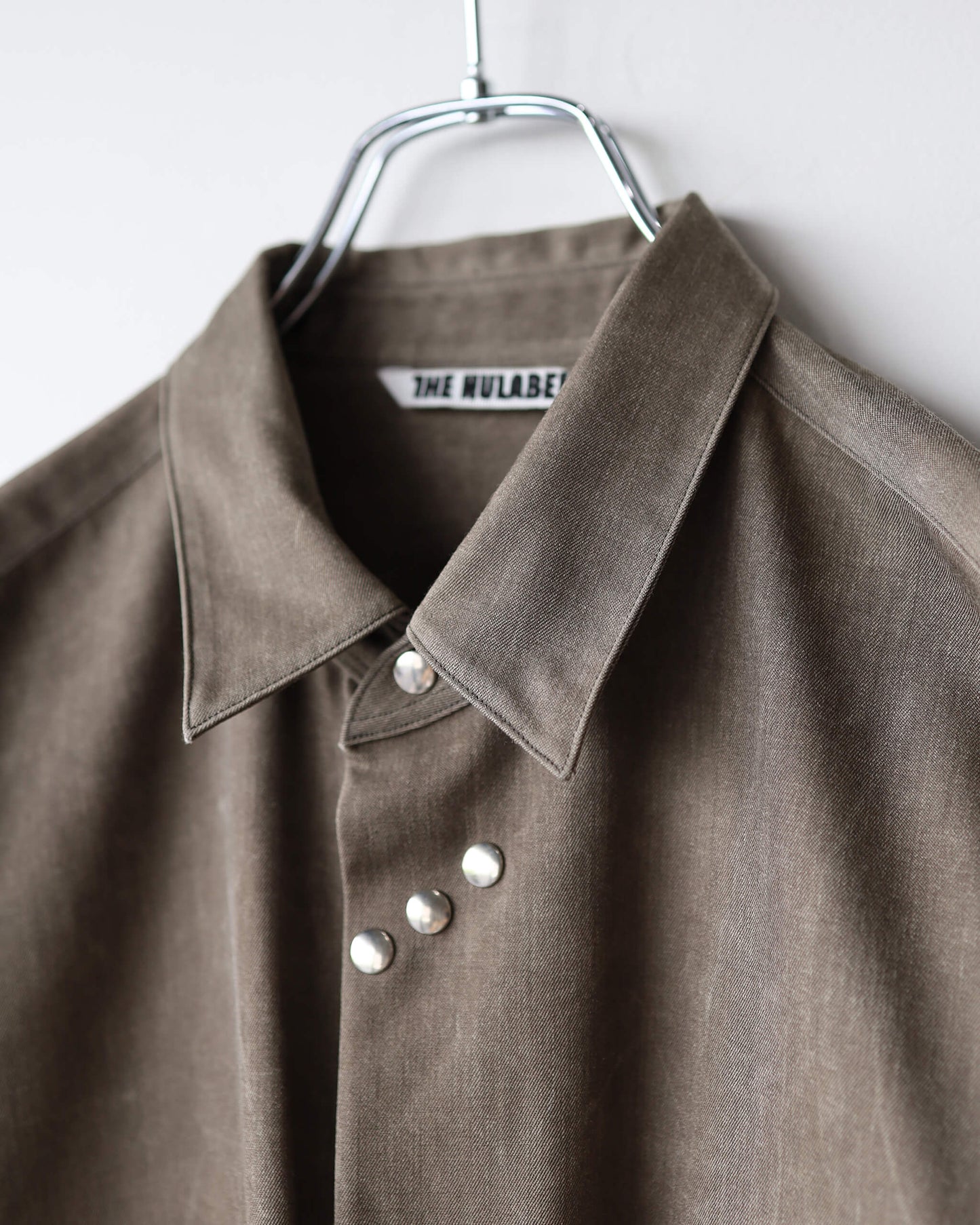 NATURAL DYED WOOL GABARDINE SHIRT "KURE"