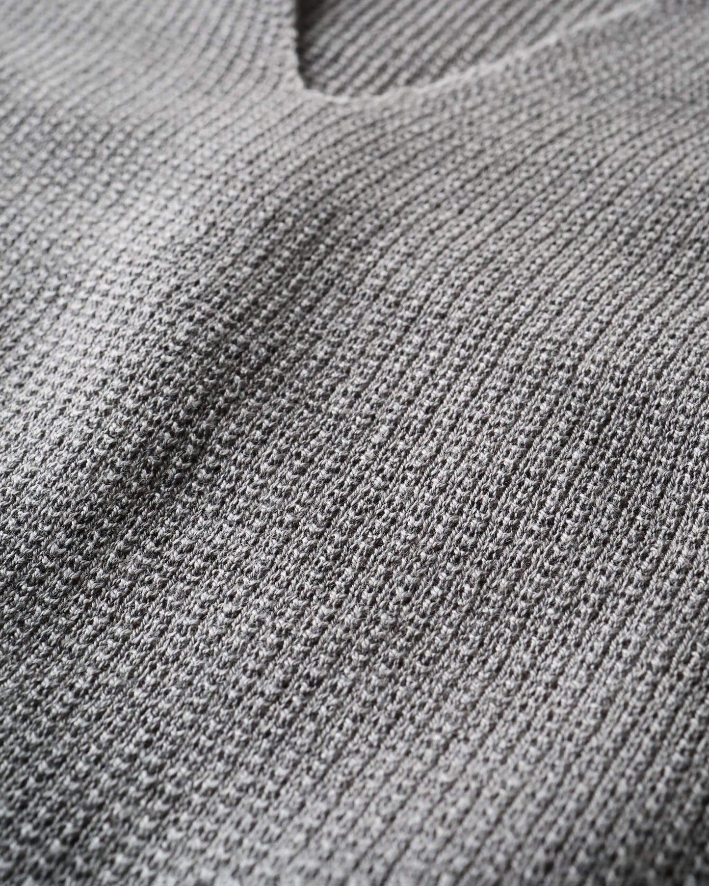 Spun silk cotton Deep V-neck sweater "Silver"